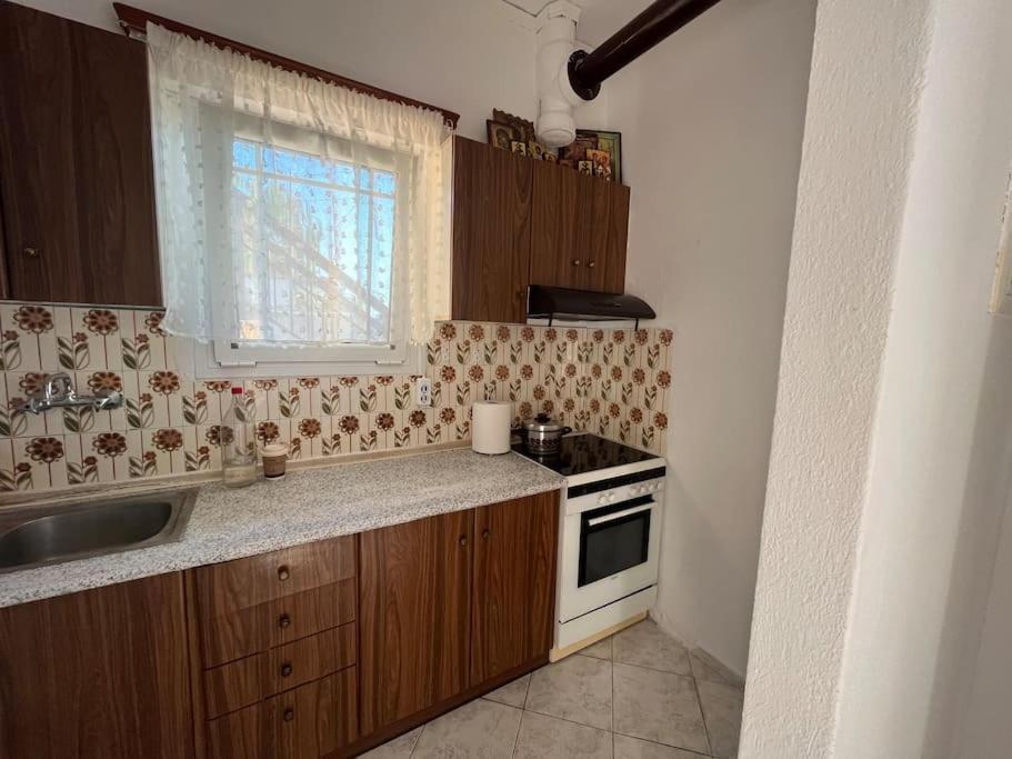 Studio Apartment In Nea Karvali Buitenkant foto